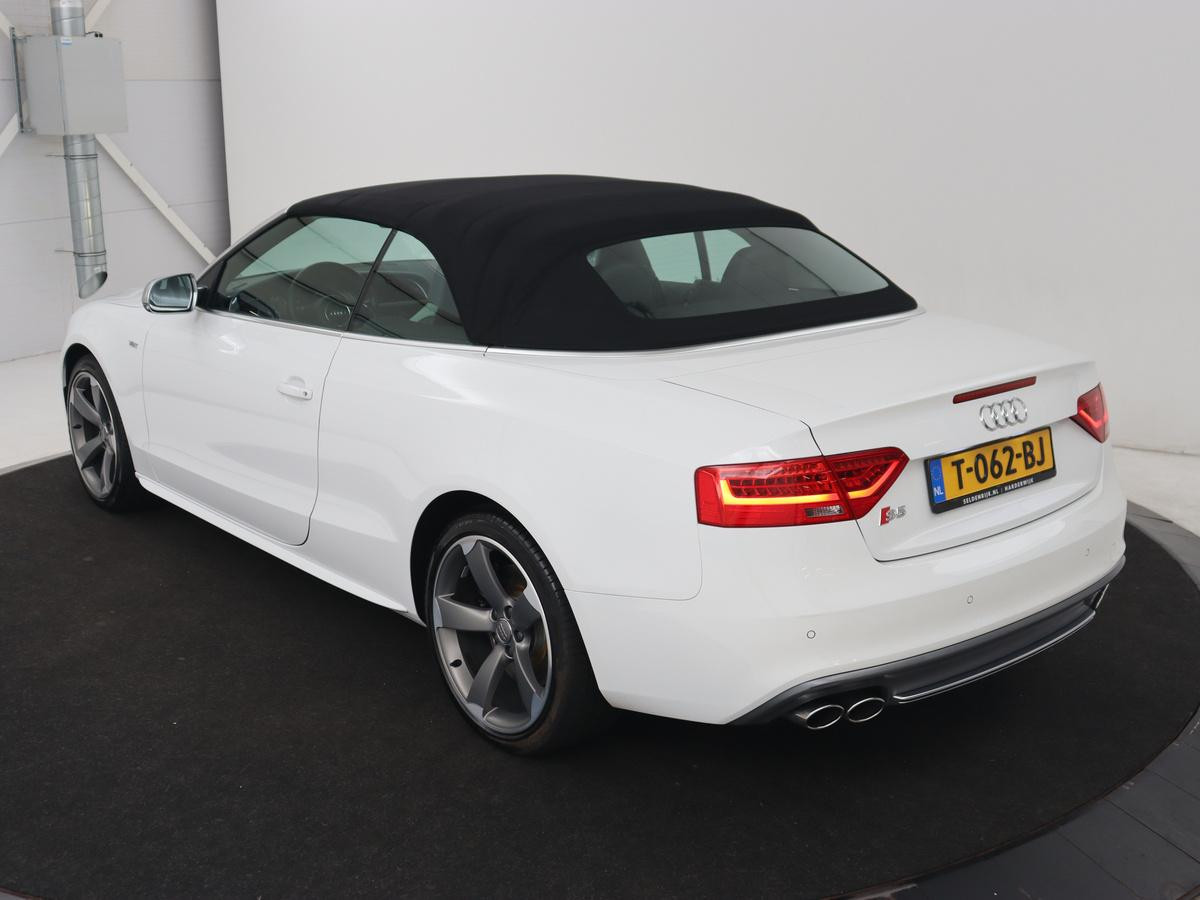 Hoofdafbeelding Audi S5