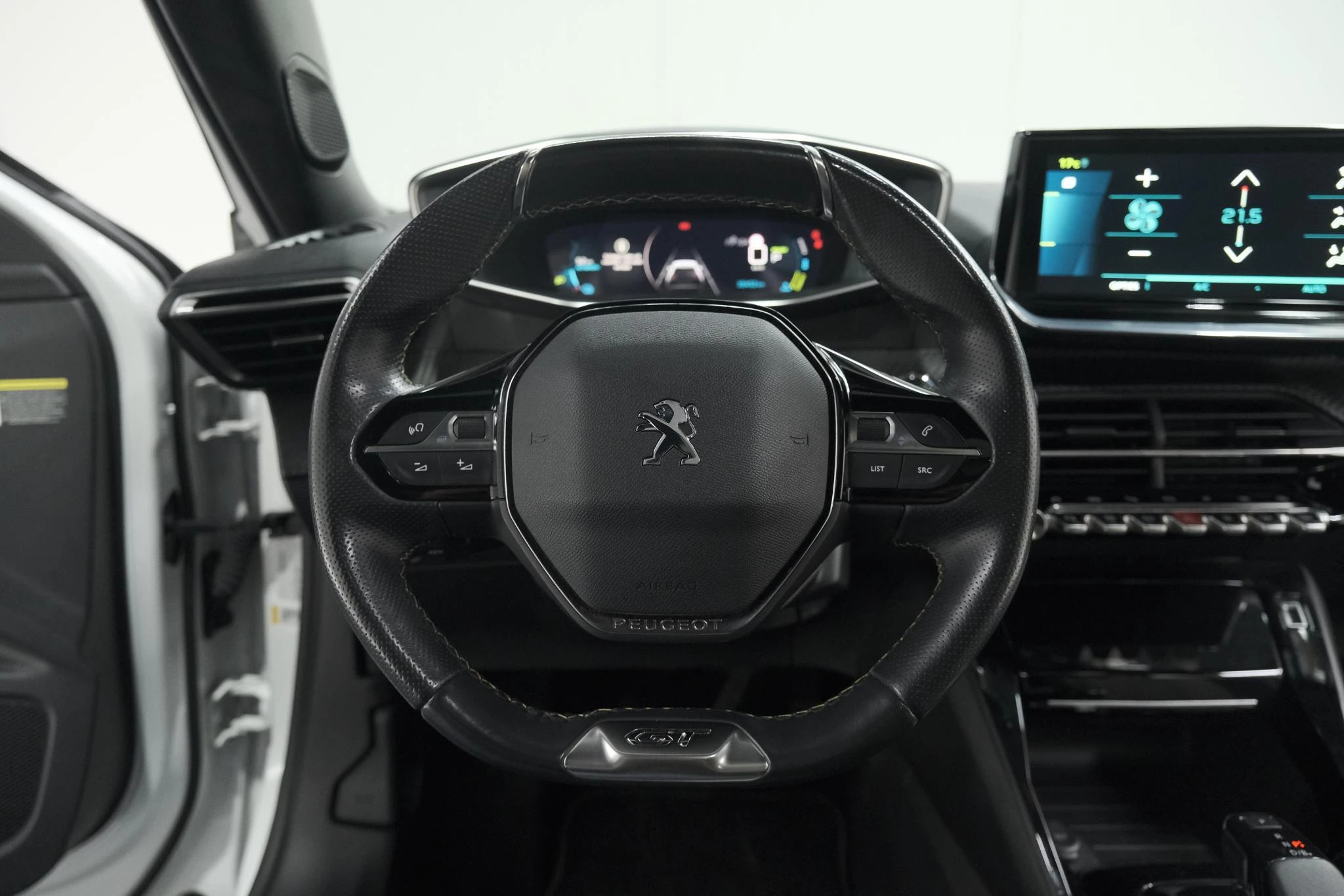 Hoofdafbeelding Peugeot e-2008