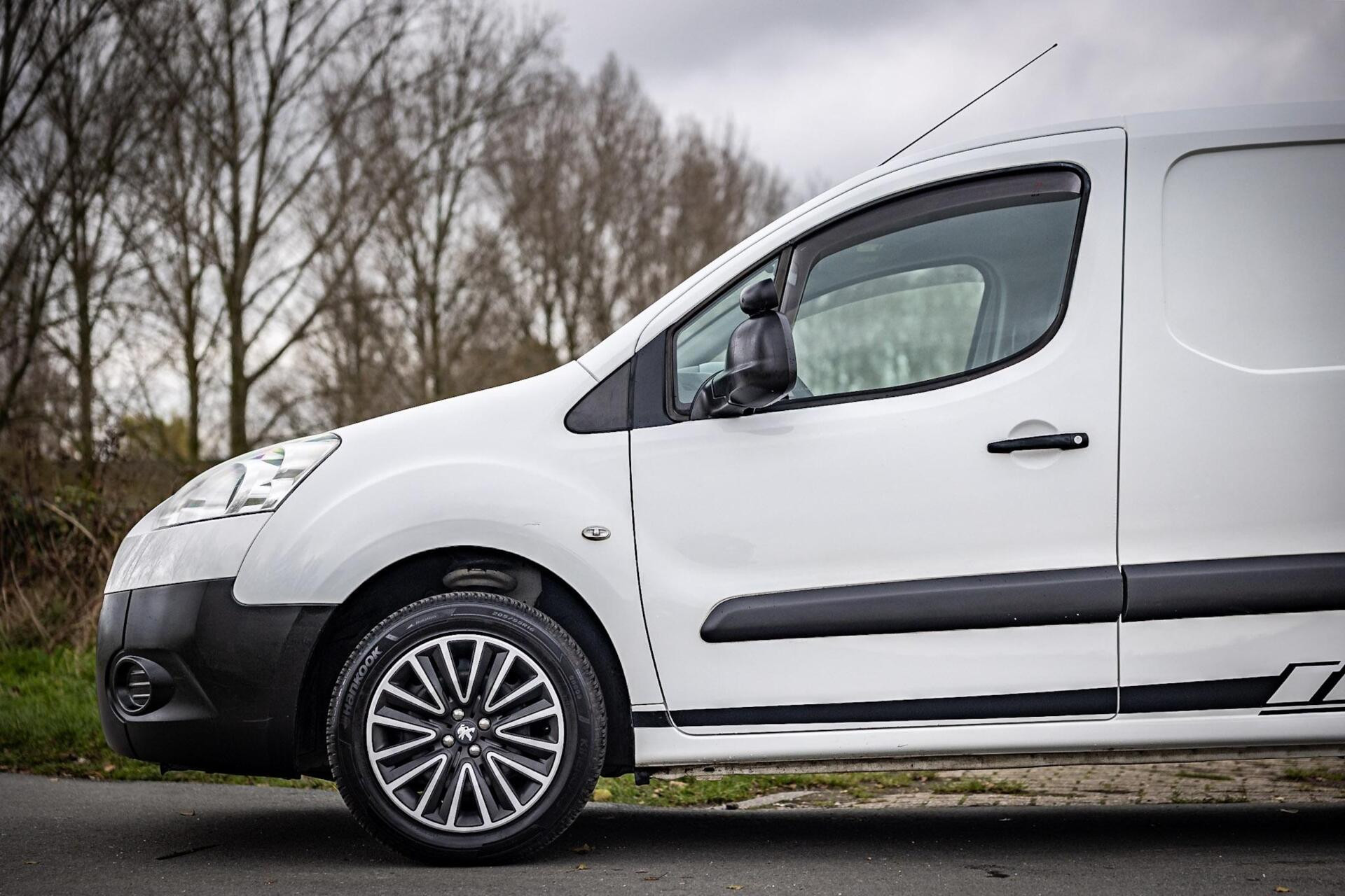 Hoofdafbeelding Peugeot Partner