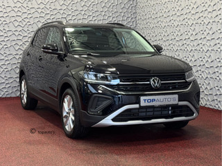 Volkswagen T-Cross ✅ NIEUWE AUTO✅ T-CROSS 116PK 17''LMV DODE HOEK TREKHAAK CAMERA VIR.COCKPIT STOELVERW. ADAP.CRUISE LMV CARPLAY 2025 "Volkswagen rijden begint bij Topautos.nl – 75 topmodellen direct op voorraad!"