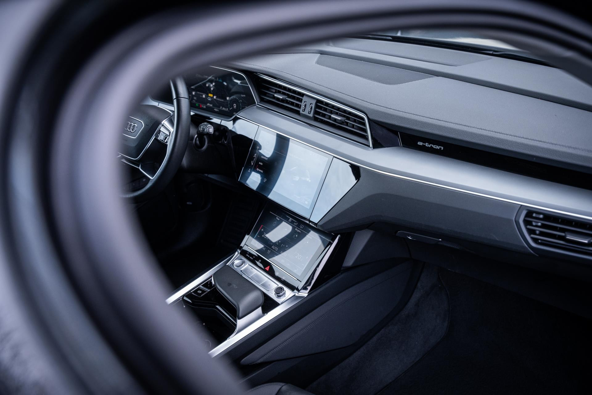 Hoofdafbeelding Audi e-tron