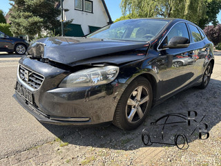Volvo V40 1.6 D2 Momentum Voorschade