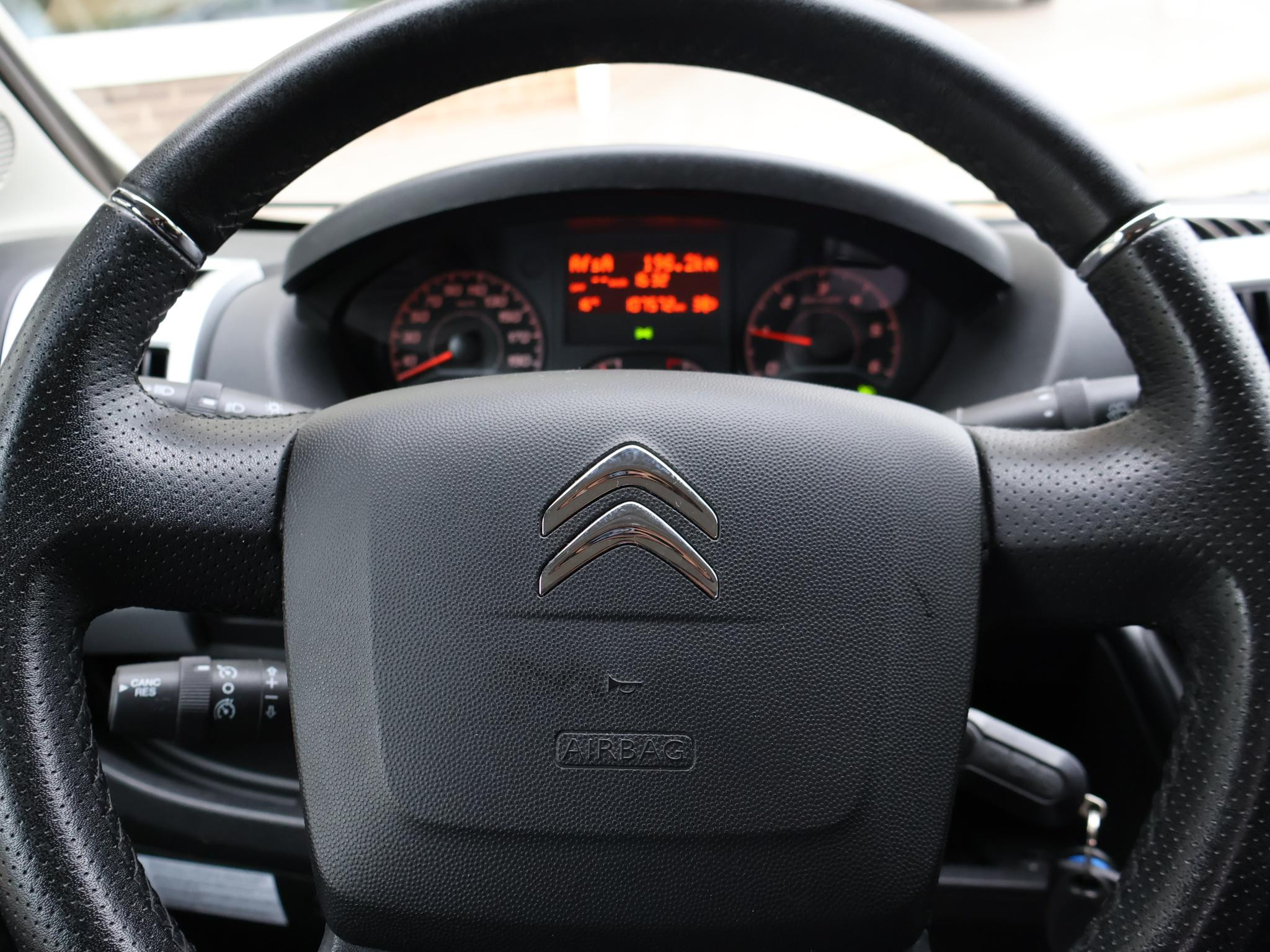 Hoofdafbeelding Pössl Summit 640