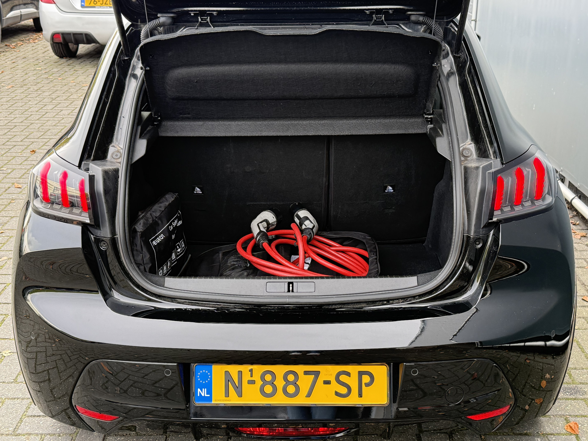 Hoofdafbeelding Peugeot e-208