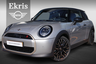 Hoofdafbeelding MINI 5-deurs MINI 5-deurs Cooper S | Favoured Trim + Pakket M / Panoramadak /MINI Head-Up Display