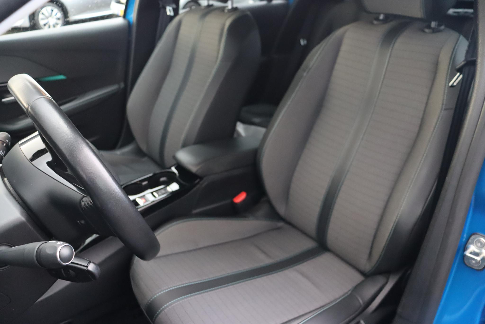 Hoofdafbeelding Peugeot e-208