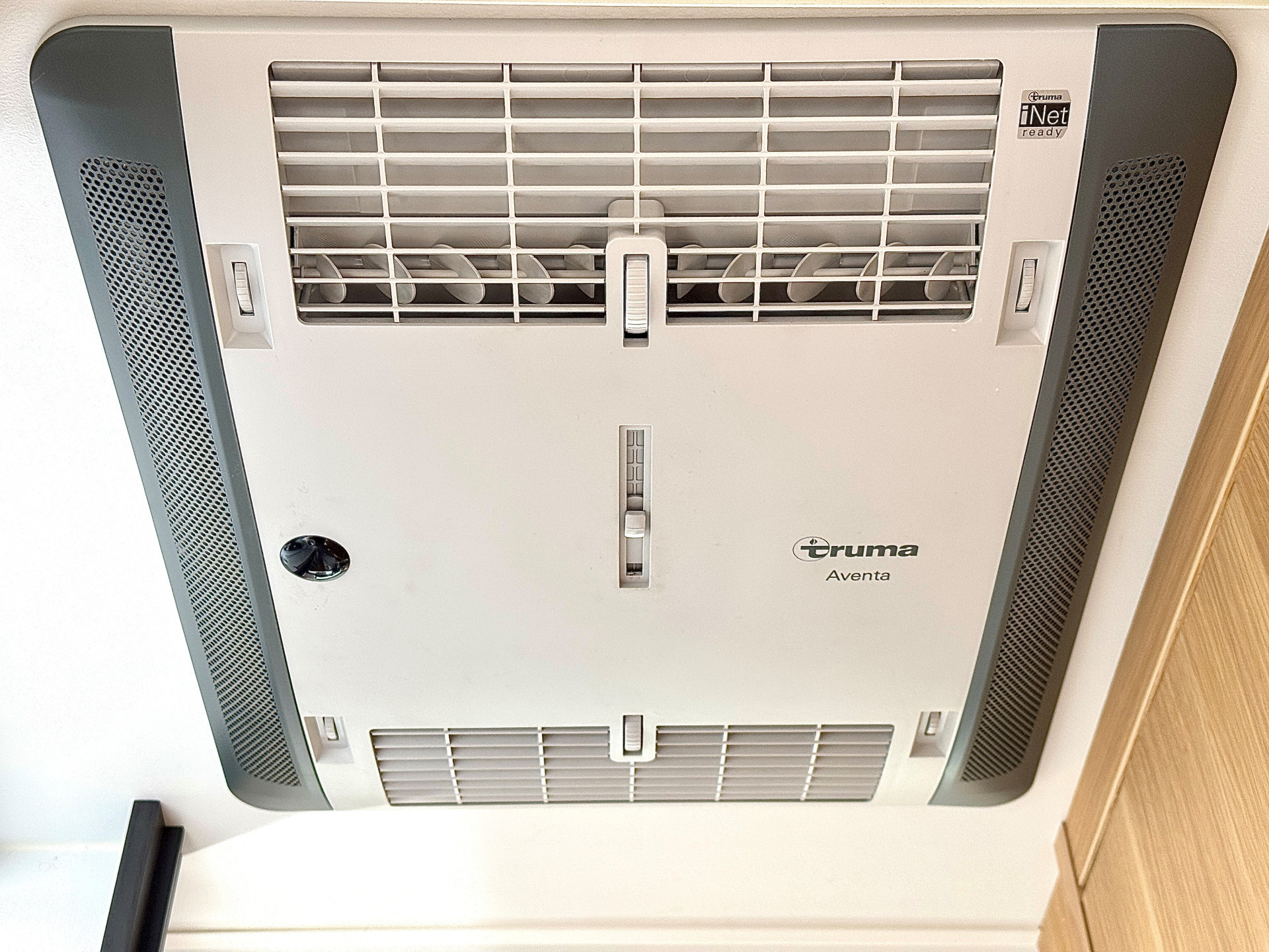 Hoofdafbeelding Adria CORAL 670 SL