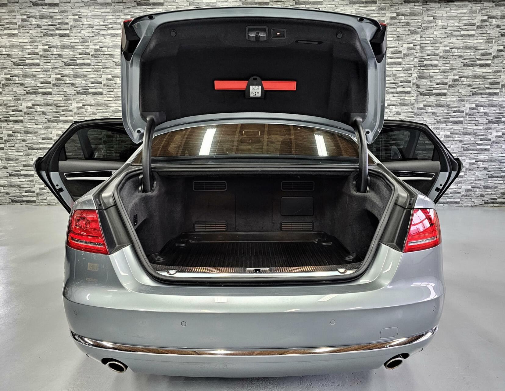 Hoofdafbeelding Audi A8