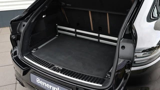 Porsche Cayenne Porsche Cayenne Coupé 3.0 E-Hybrid Platinum Edition SportDesign | Panoramadak | Surround View | BOSE Sound | Trekhaak | - afbeelding nr 22