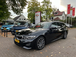 BMW 3 Serie TOURING 330I HIGH EXECUTIVE M-PAKKET / SCHUIFDAK / NAVI / DAB