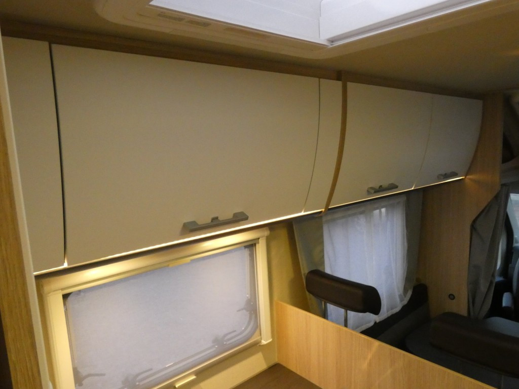 Hoofdafbeelding Sunlight T68 Automaat,navi,camera,lengtebedden