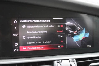 Alfa Romeo Giulia Alfa Romeo Giulia 2.0 T 280PK GME AWD VELOCE | ROSSO ETNA | SPERDIFFERENTIEEL Q4 | HARMAN KARDON BEAUTIFUL SOUND PACK 900W INCLUSIEF LEDEREN DASHBOARD | ALARM SYSTEEM | RIJASSISTENPAKKET | DODEHOEK DETECTIE | ELEKTRISCH BEDIENBARE VOORSTOELEN MET GEHEUGEN FUNCTIE | LEDEREN BEKLEDING | ZWARTE HEMELBEKLEDING | FULL LED MATRIX KOPLAMPEN | NAVIGATIE | APPLE CARPLAY/ANDROID AUTO | PARKEERSENSOREN VOOR EN ACHTER | 19