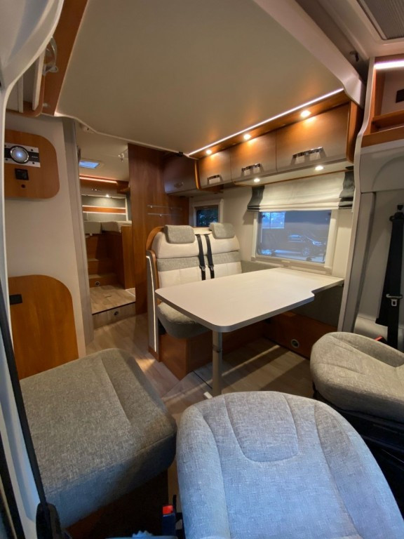 Hoofdafbeelding Dethleffs T7057 Eb 160pk Autom/lengte Bedden/airco