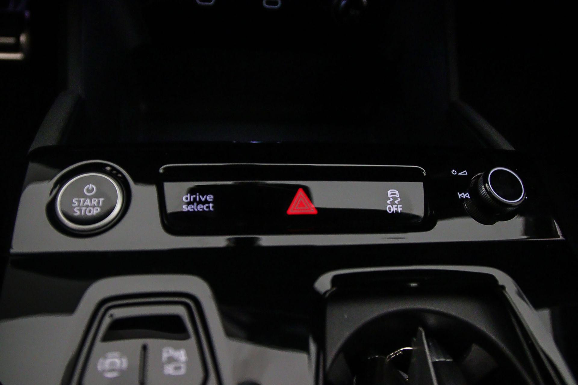 Hoofdafbeelding Audi A6 Avant e-tron