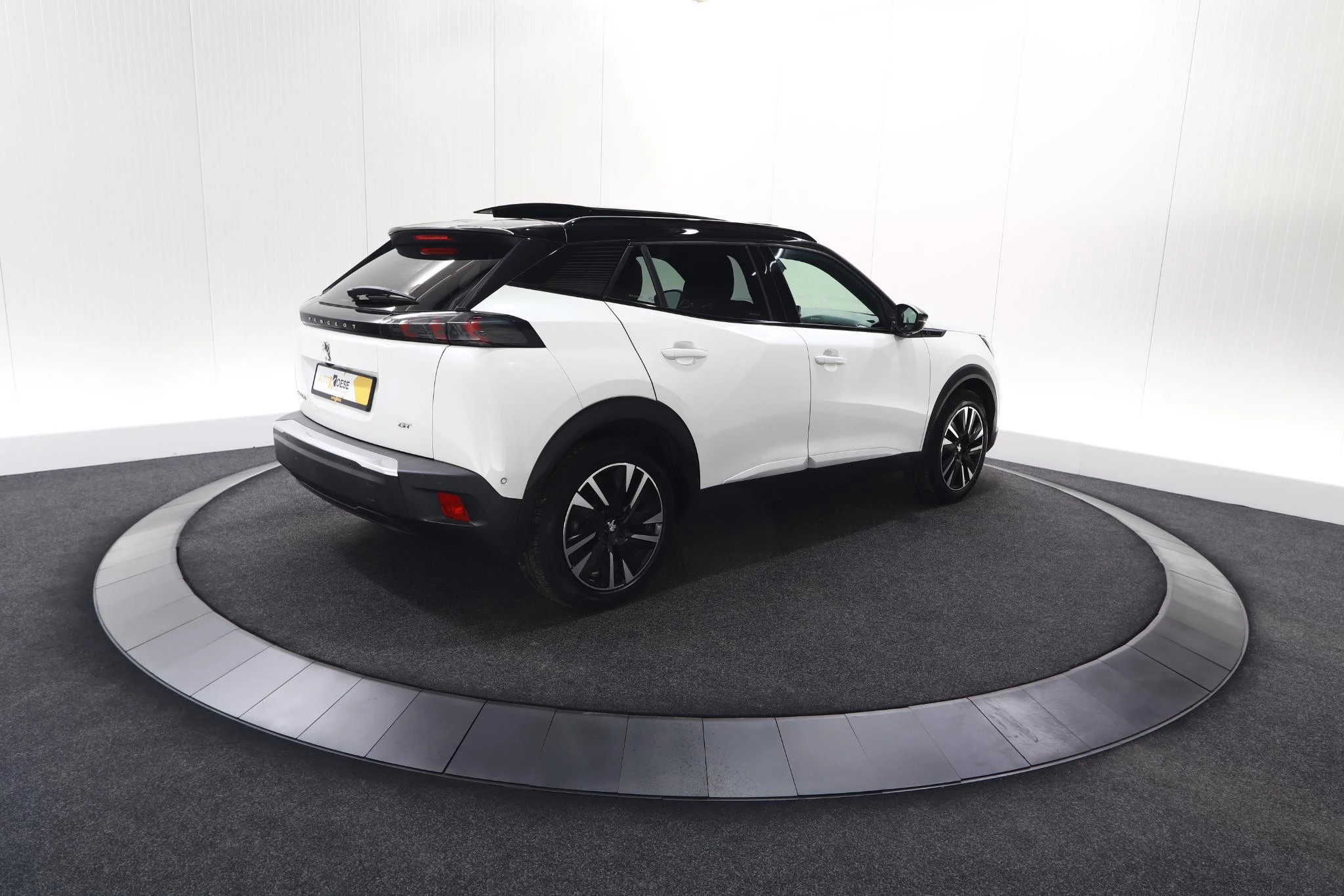 Hoofdafbeelding Peugeot e-2008