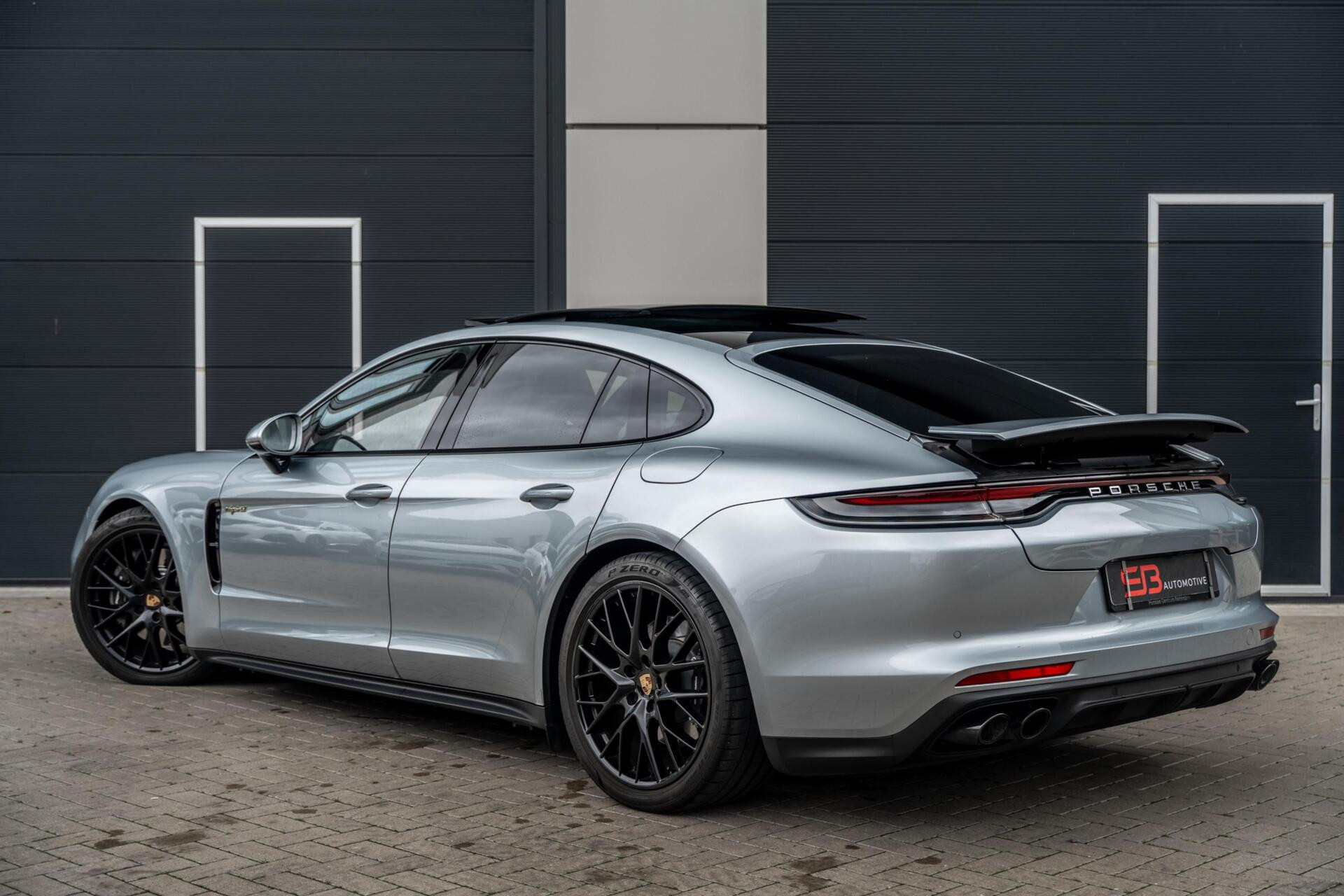Hoofdafbeelding Porsche Panamera