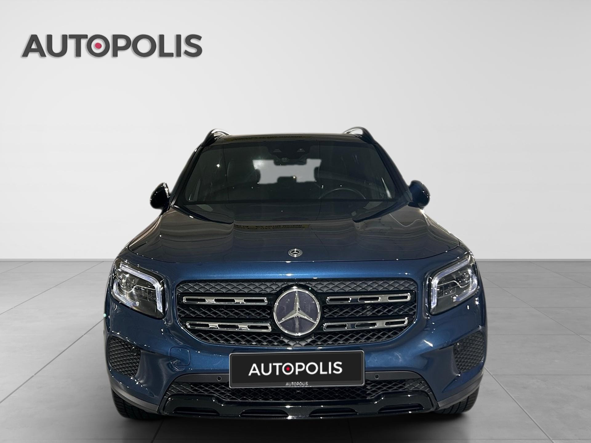 Mercedes-Benz-GLB-image-13