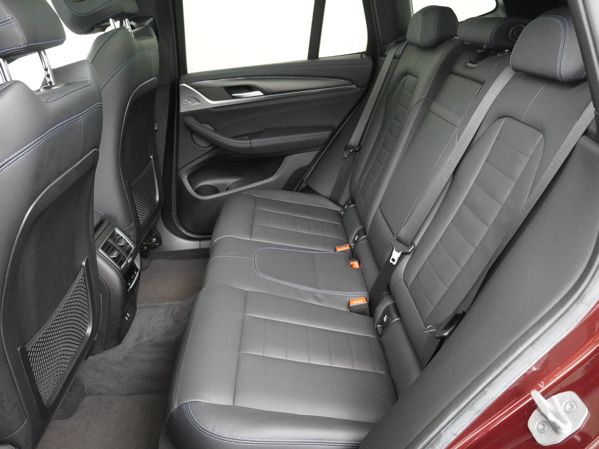 Hoofdafbeelding BMW iX3