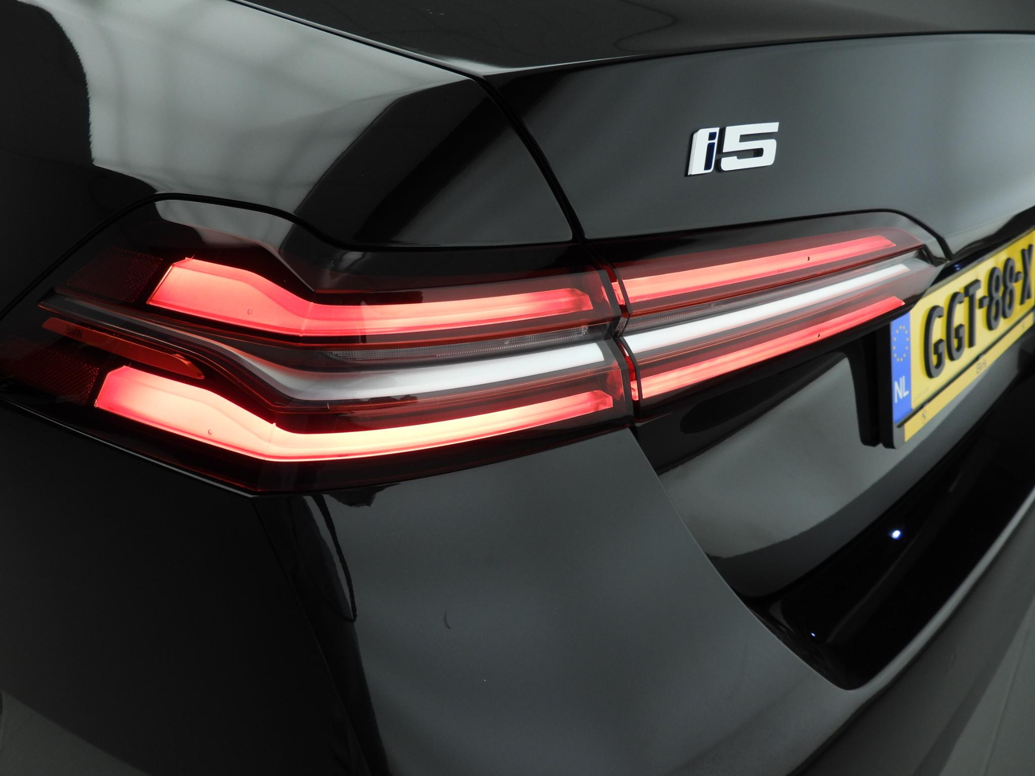 Hoofdafbeelding BMW i5