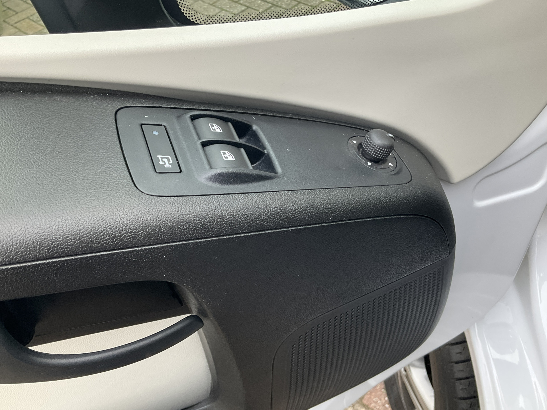 Hoofdafbeelding Knaus R07