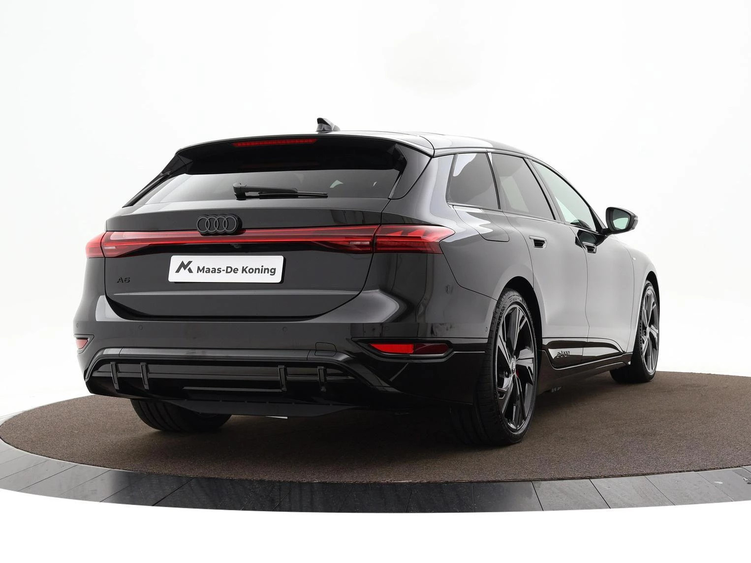 Hoofdafbeelding Audi A6 Avant e-tron