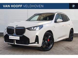 BMW X3 xDrive30e M Sport Automaat / Panoramadak / Trekhaak / Sportstoelen / Parking Assistant Professional / Adaptieve LED / Stoelventilatie / Comfort Access