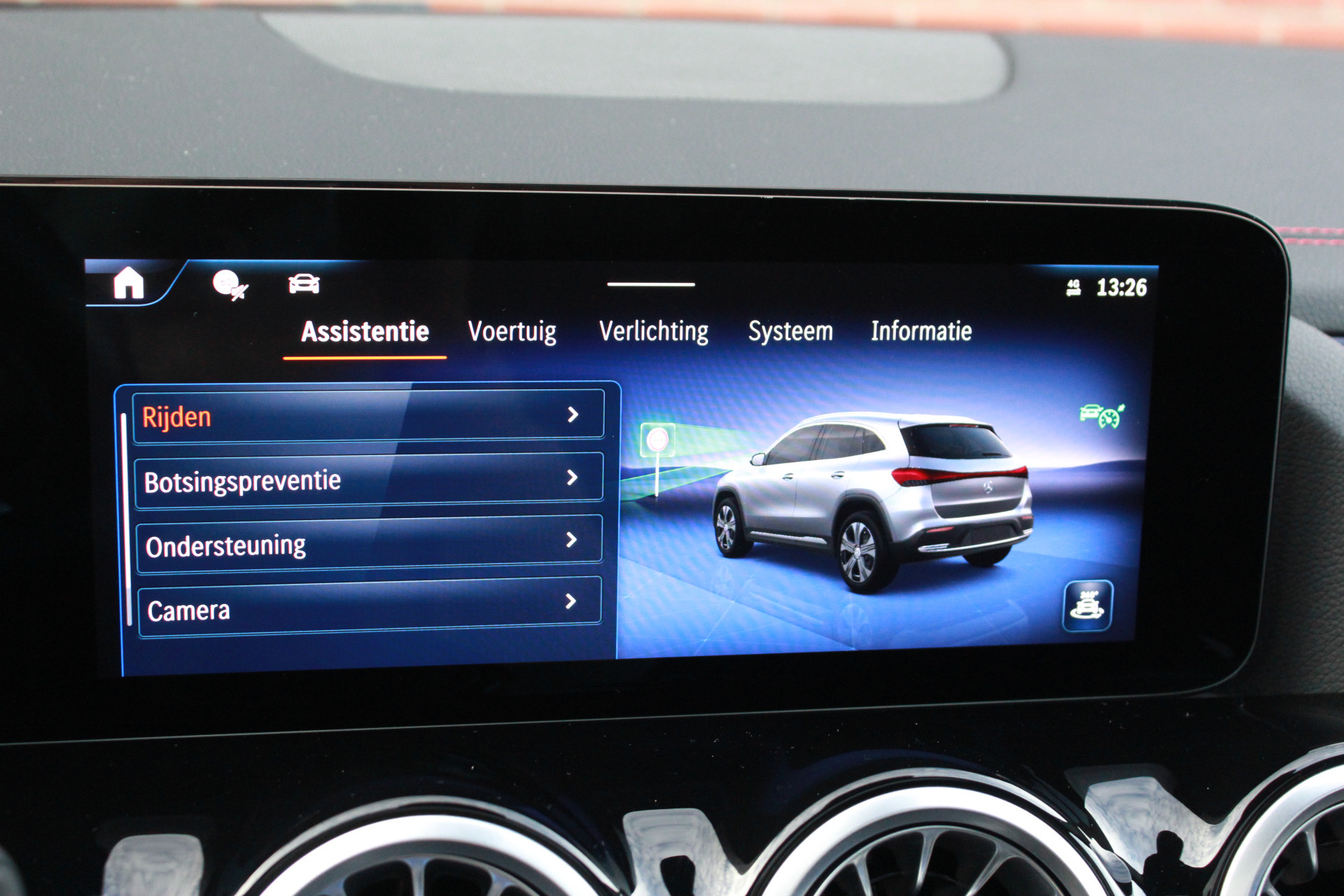 Hoofdafbeelding Mercedes-Benz EQA