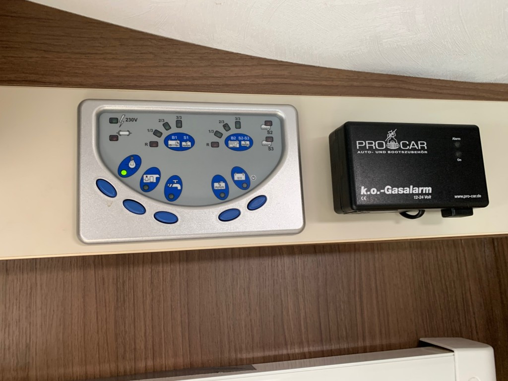 Hoofdafbeelding Roller Team T-line 255 Airco 6x Slaappl. 5 Gordels