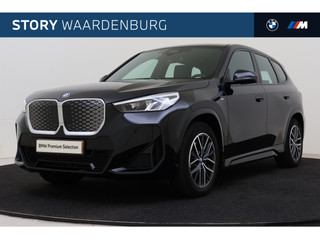 BMW iX1 xDrive30 M Sport / Sportstoelen / Achteruitrijcamera / M Adaptief onderstel / Harman-Kardon / Stoelverwarming