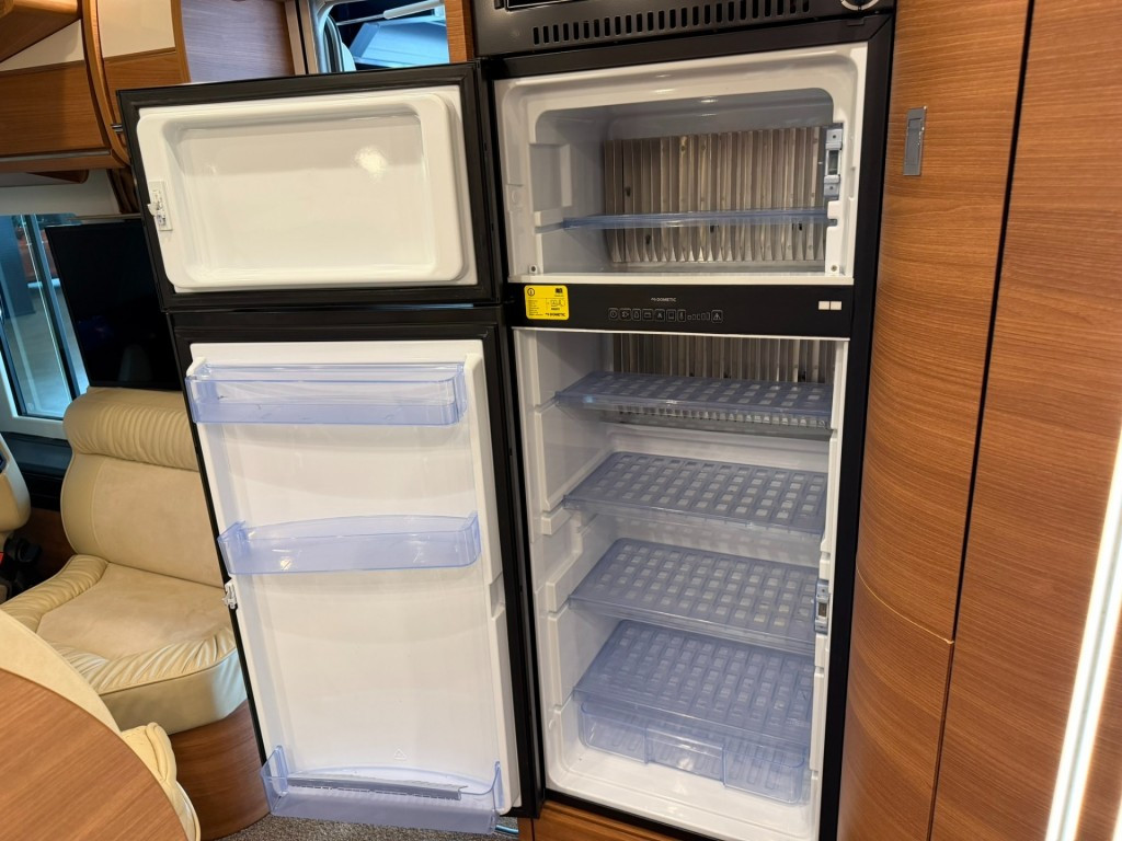 Hoofdafbeelding Carthago Chic C-line 5.0 Qb Suite 180pk Automaat