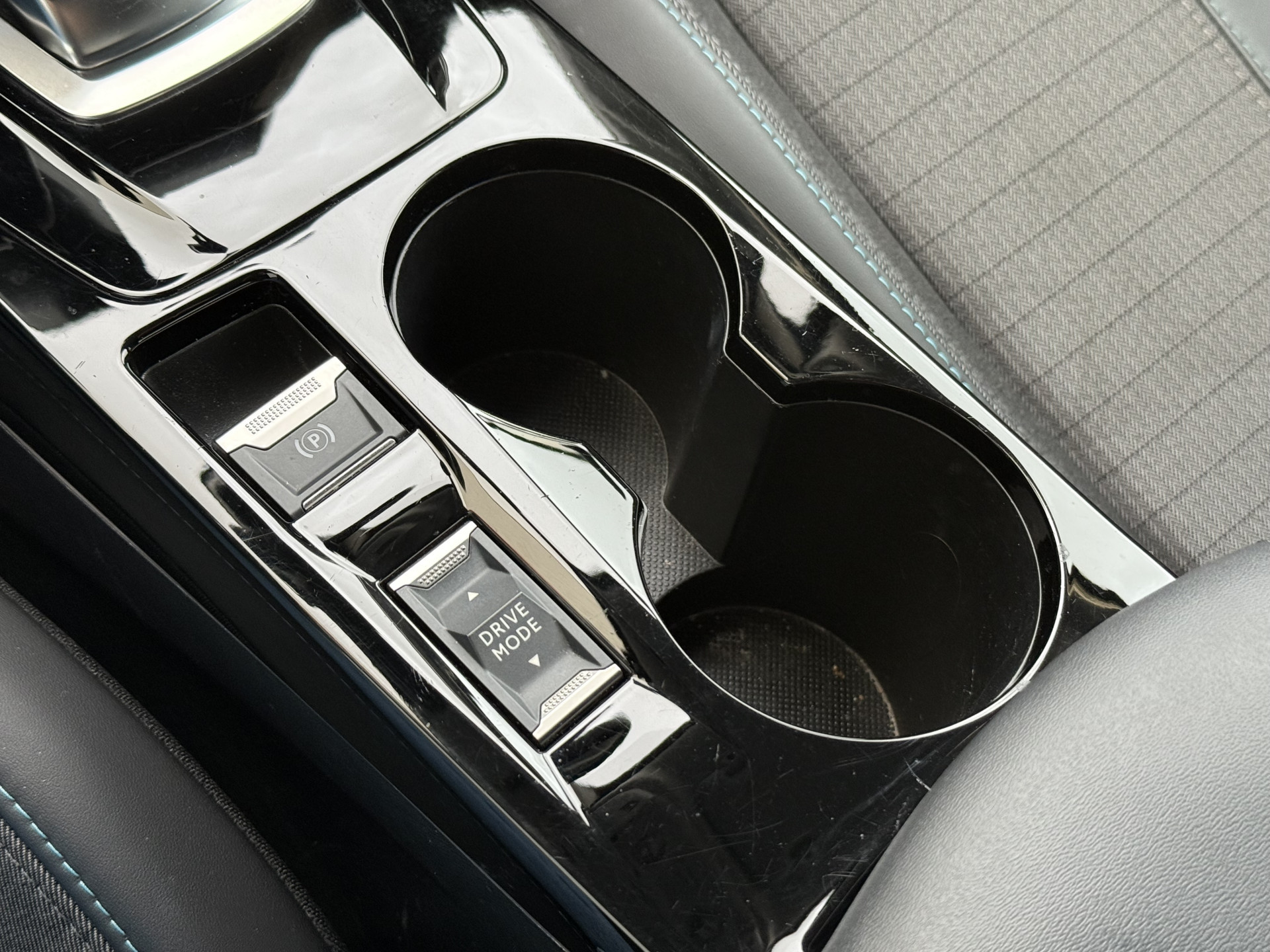 Hoofdafbeelding Peugeot e-208