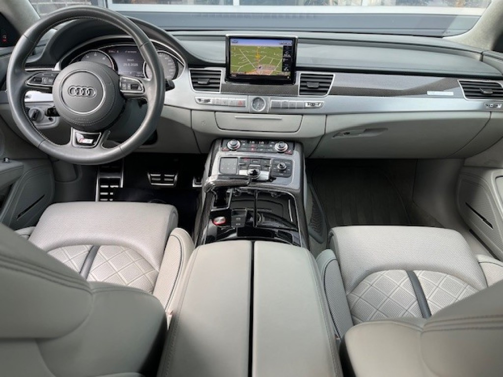 Hoofdafbeelding Audi S8