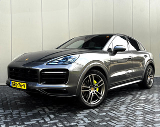 Hoofdafbeelding Porsche Cayenne Porsche Cayenne Coupé 3.0 E-Hybrid Sportuitlaat_PDLs+_Headsup_Luchtviering