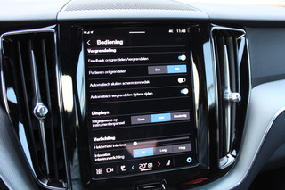 Volvo XC60 Volvo XC60 2.0 T6 Plug-in hybrid AWD Plus Black Edition | Panoramadak | H&K | 360 camera | Winterpack - afbeelding nr 32
