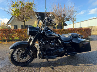 Harley-Davidson Road King Roadking Special M8