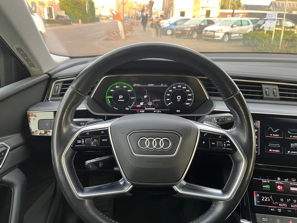 Hoofdafbeelding Audi e-tron