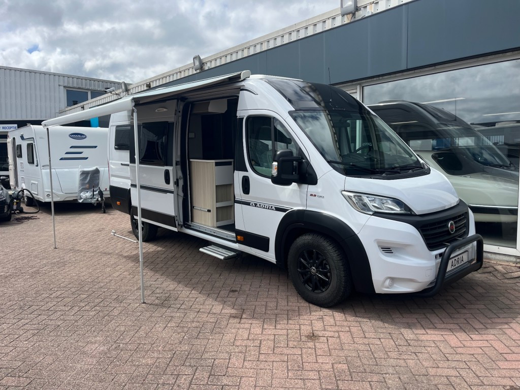 Hoofdafbeelding Adria Twin 640 Slb Plus Enkele Bedden 2x Airco