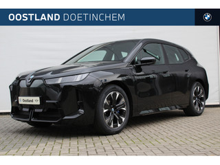 BMW iX xDrive45 M Sport / M Multifunctionele Stoelen / Adaptieve LED / Comfort Access / Parking Assistant / Live Cockpit Professional / Stuurverwarming