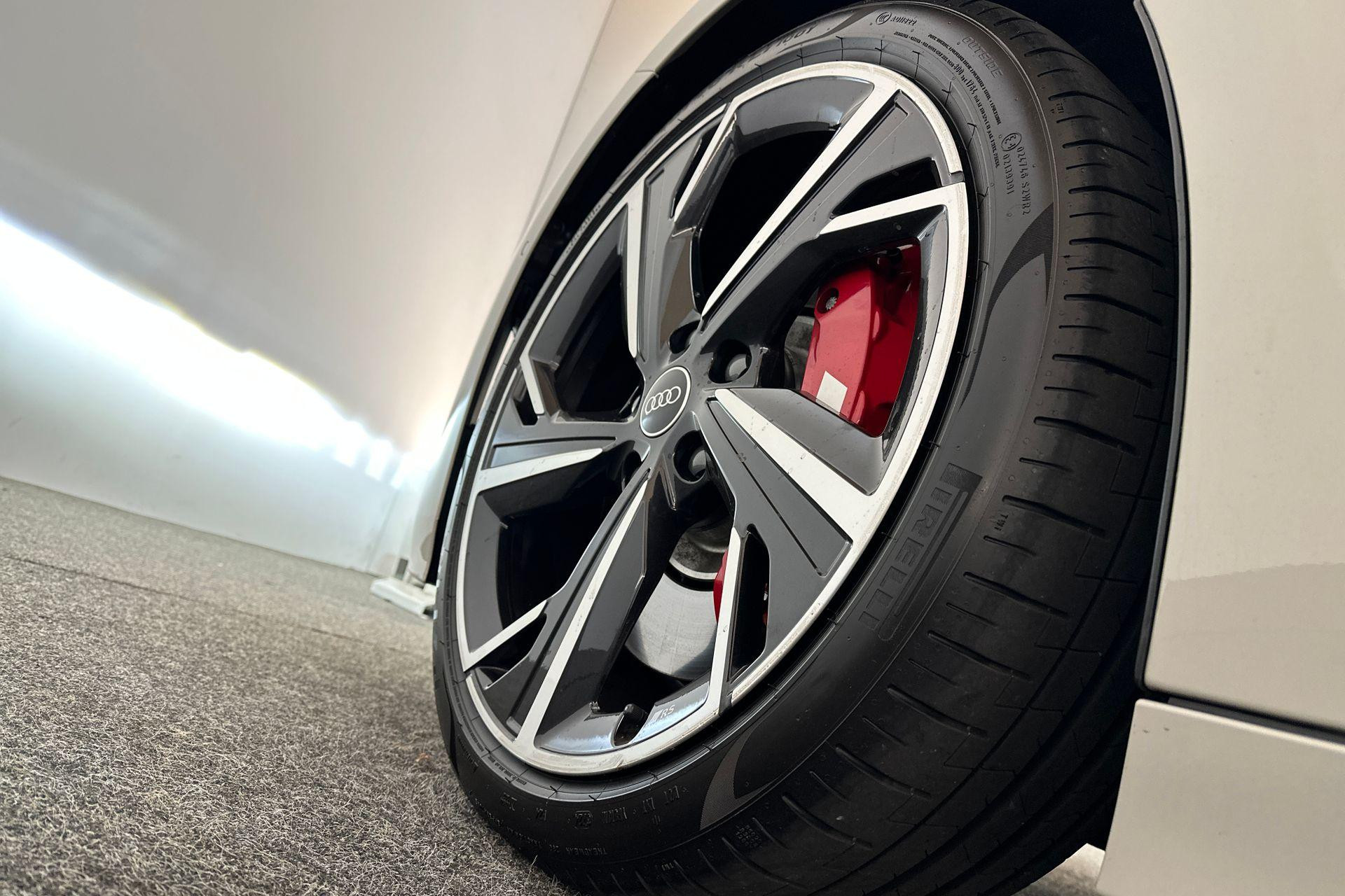 Hoofdafbeelding Audi S6 Avant e-tron