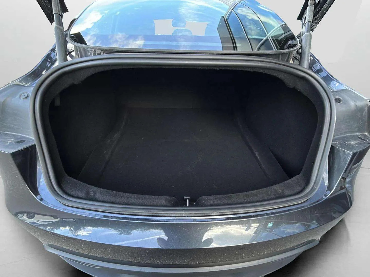 Tesla-Model 3-image-19