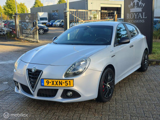 Hoofdafbeelding Alfa Romeo Giulietta Alfa Romeo Giulietta 1.4 T Exclusive | Automaat | CarPlay | NAP | Rijklaar