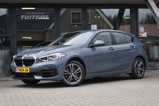 BMW 1-serie Sport Line | CAMERA | APPLE CARPLAY | ANDROID AUTO | NAP | DEALER ONDERHOUDEN