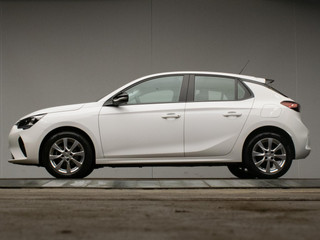 Hoofdafbeelding Opel Corsa Opel Corsa 1.2 Edition Sport (APPLE CARPLAY,NAVI,LANE ASSIST,PDC,LED,CRUISE,ELEKTRISCH PAKKET,SPORTSTOELEN,NETTE STAAT)