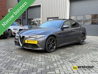 Hoofdafbeelding Alfa Romeo Giulia Alfa Romeo Giulia 2.0 T AWD Veloce Panodak 19 inch Carplay Navi Camera Memory Leer