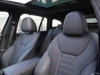 BMW 3 Serie BMW 3 Serie Touring M340i xDrive M-Sport | Pano | Leder | HUD | HiFi | 19