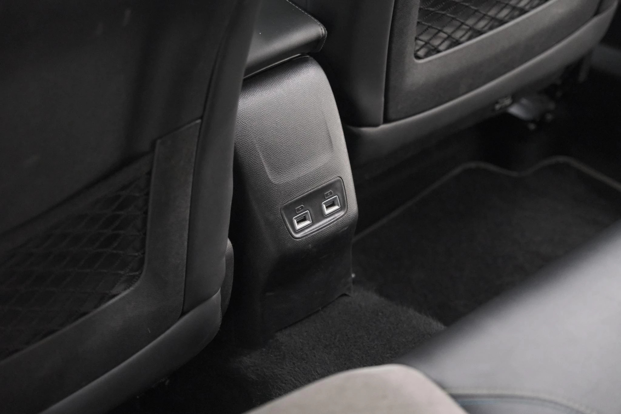 Hoofdafbeelding Peugeot e-2008