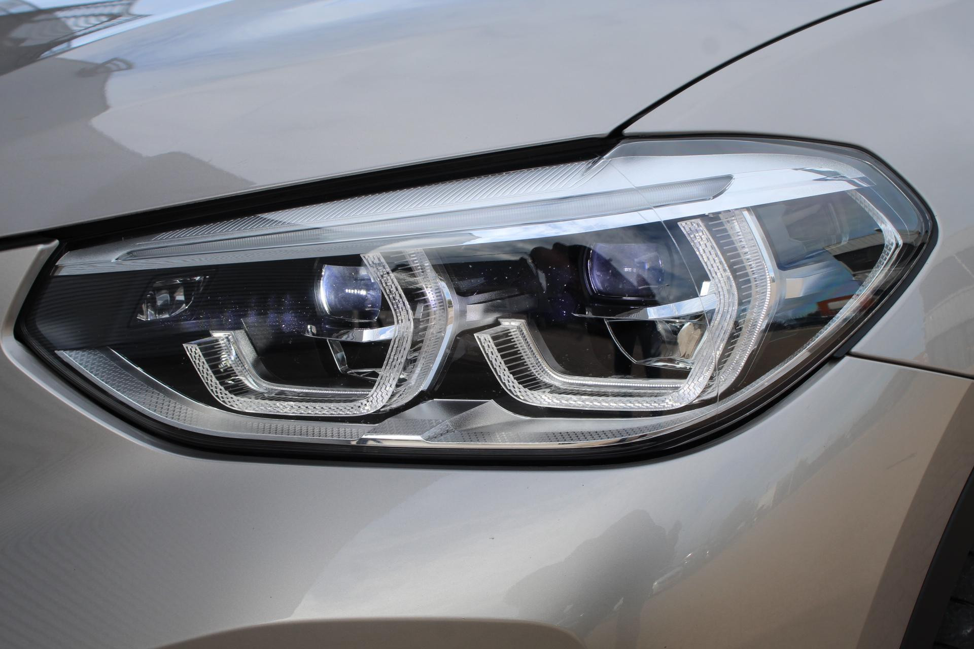 Hoofdafbeelding BMW iX3