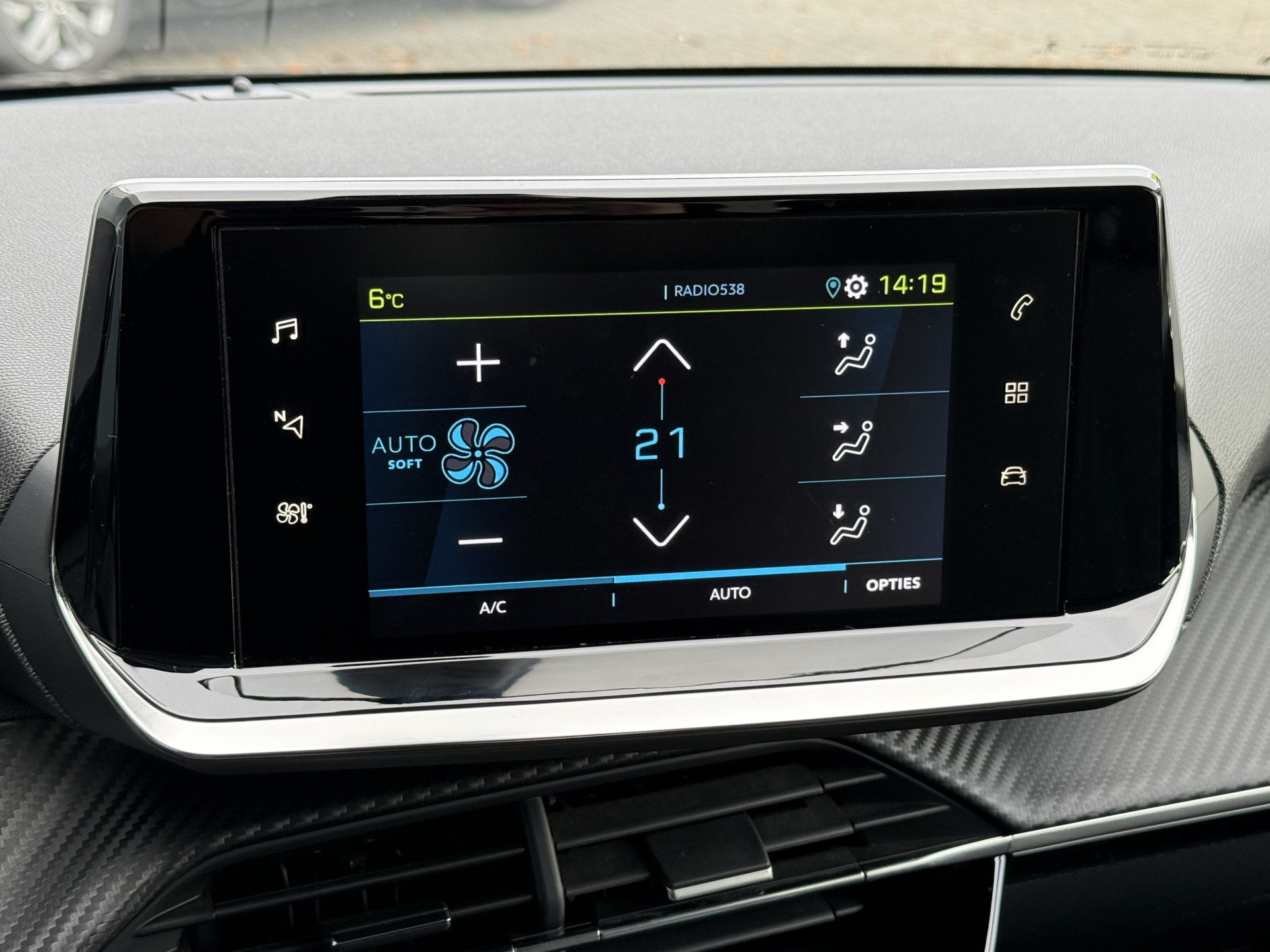 Hoofdafbeelding Peugeot e-208