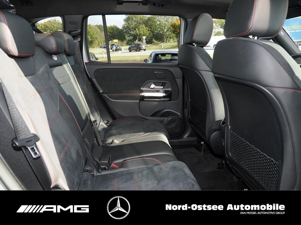 Mercedes-Benz-GLB-image-11