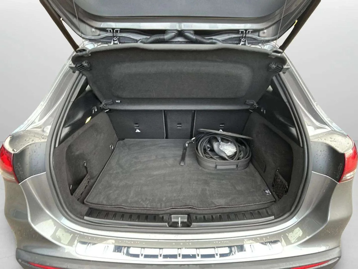 Mercedes-Benz-EQA-image-19